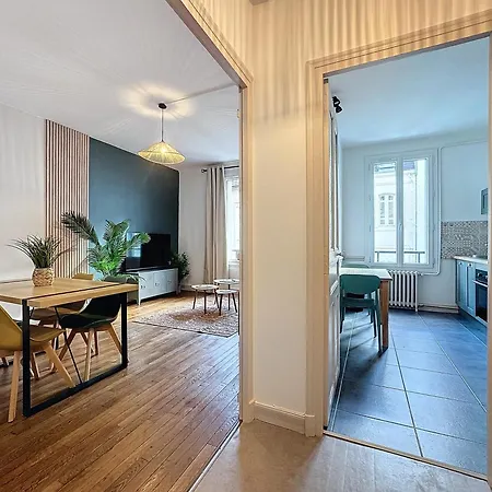 Le 2-f2 Centre Historique * 몽뤼꽁